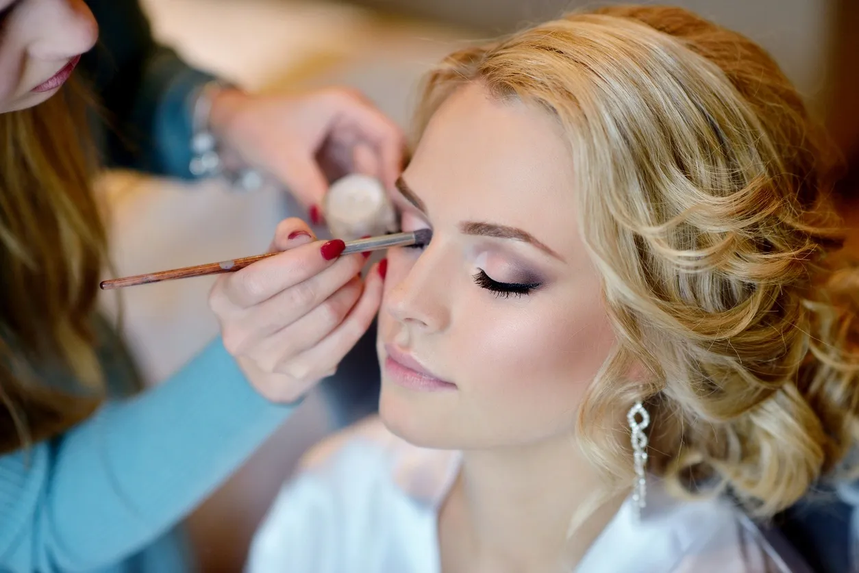 Choosing the Best Makeup Artist for Your Perfect Wedding